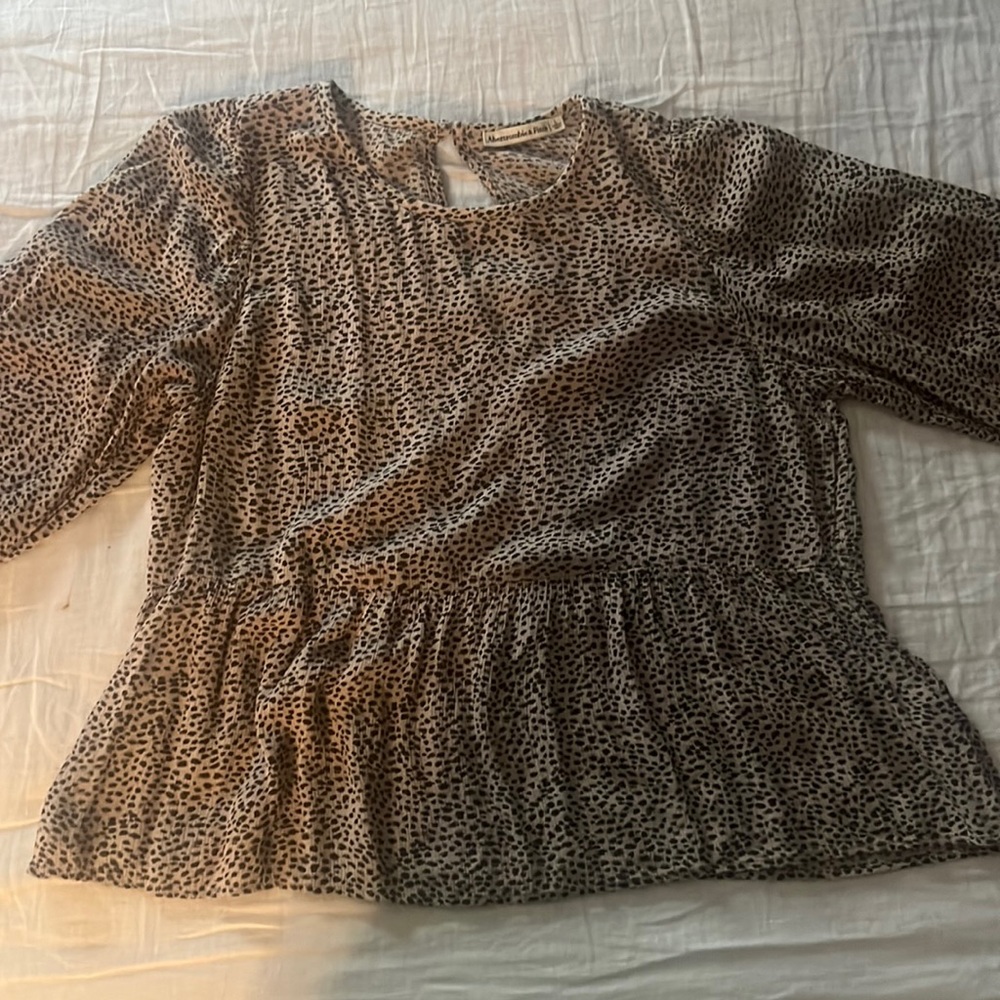 Abercrombie cheetah peplum top